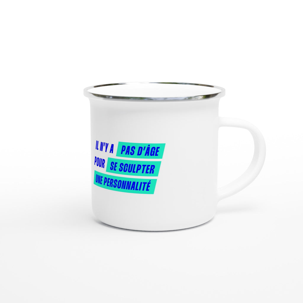 boisson chaude dans une tasse en émail imprimée dessin original 